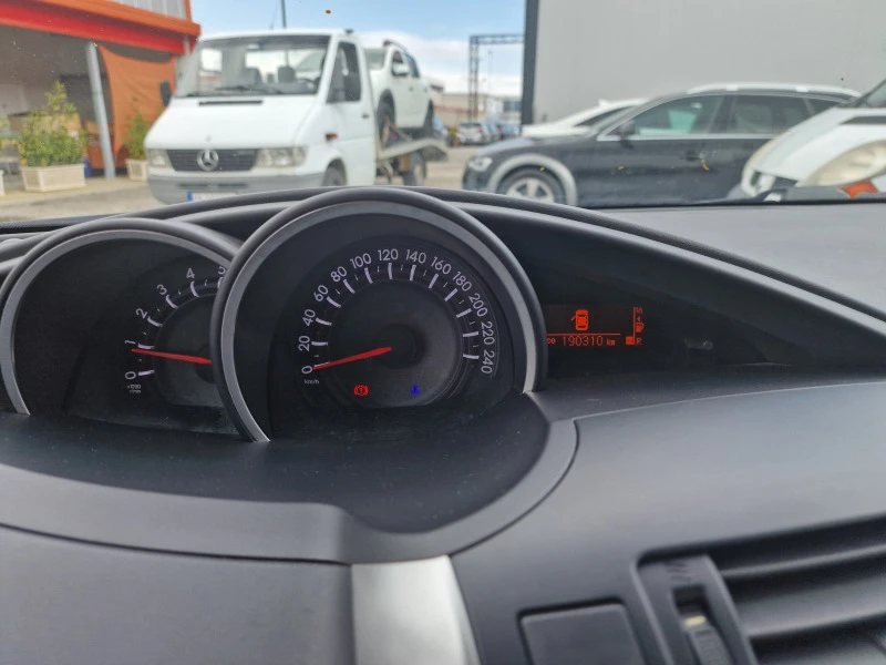 Toyota Verso 1.6 D4D 7 Места НАВИ КАМЕРА, снимка 15 - Автомобили и джипове - 44777755