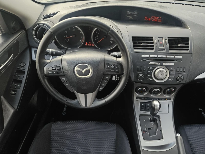 Mazda 3 2.0i AUTOMATIC swiss edition , снимка 12 - Автомобили и джипове - 47311478