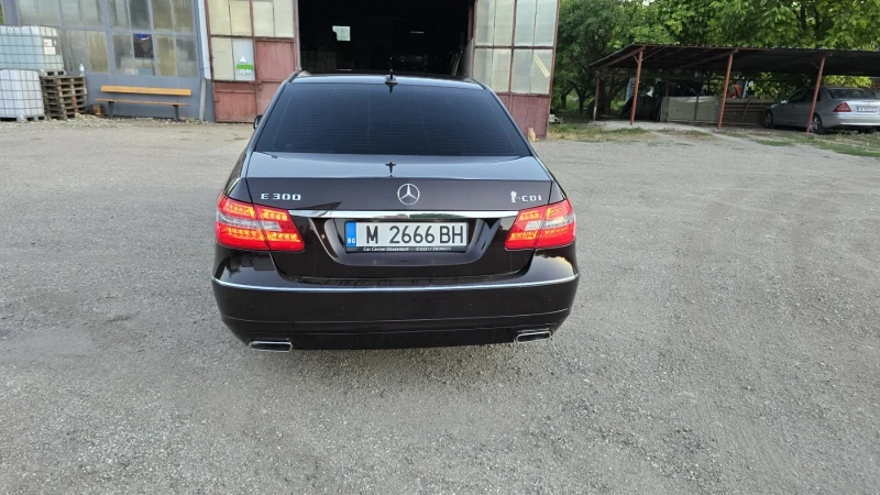 Mercedes-Benz E 300 Avantgard, снимка 8 - Автомобили и джипове - 47320366