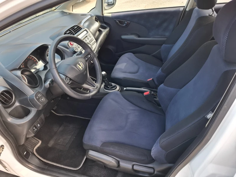 Honda Jazz 1.4 VVTI FACE LIFT, снимка 6 - Автомобили и джипове - 47340025