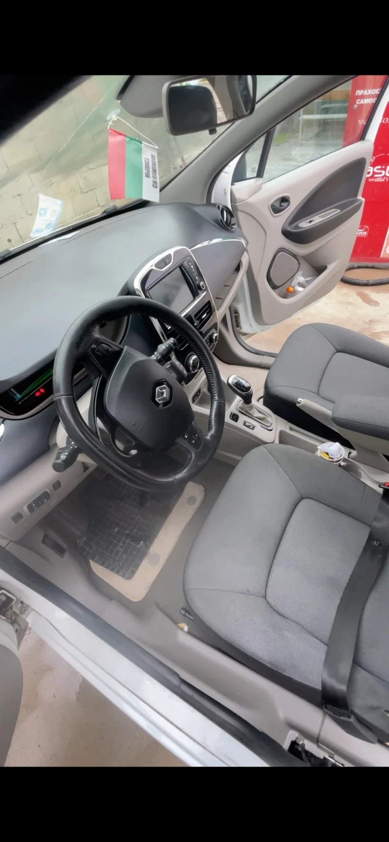 Renault Zoe, снимка 7 - Автомобили и джипове - 48212866