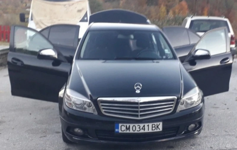 Mercedes-Benz C 220, снимка 3 - Автомобили и джипове - 49221106