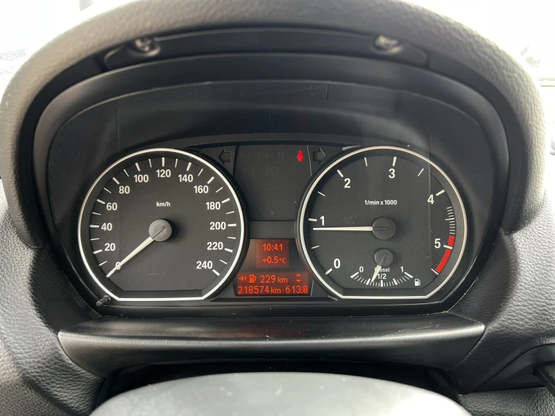 BMW 118  Hatchback 5dr M Pack, снимка 11 - Автомобили и джипове - 49281409