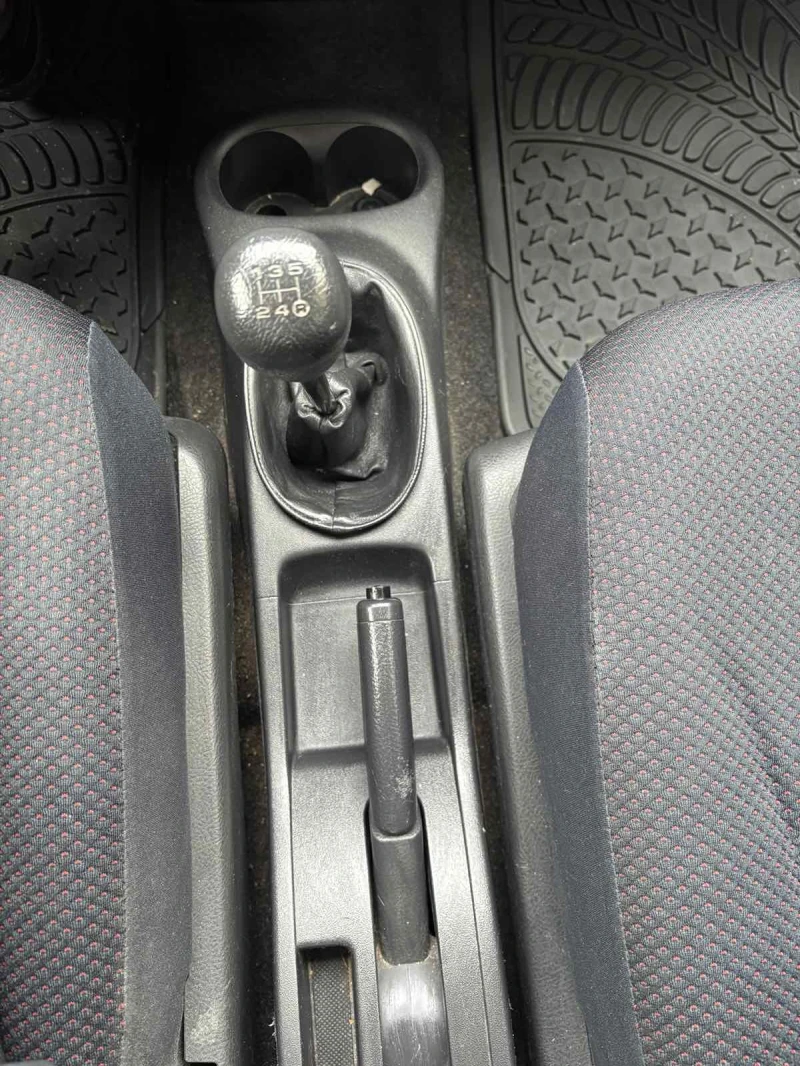 Daihatsu Sirion, снимка 8 - Автомобили и джипове - 52216171