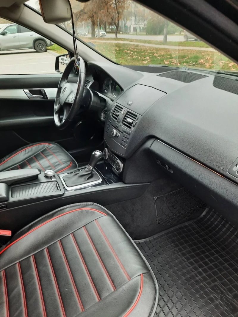Mercedes-Benz C 220, снимка 8 - Автомобили и джипове - 52458792