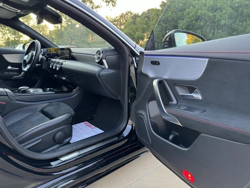 Mercedes-Benz CLA 220 * AMG* DISTR* LED* FULL* , снимка 8 - Автомобили и джипове - 52820853