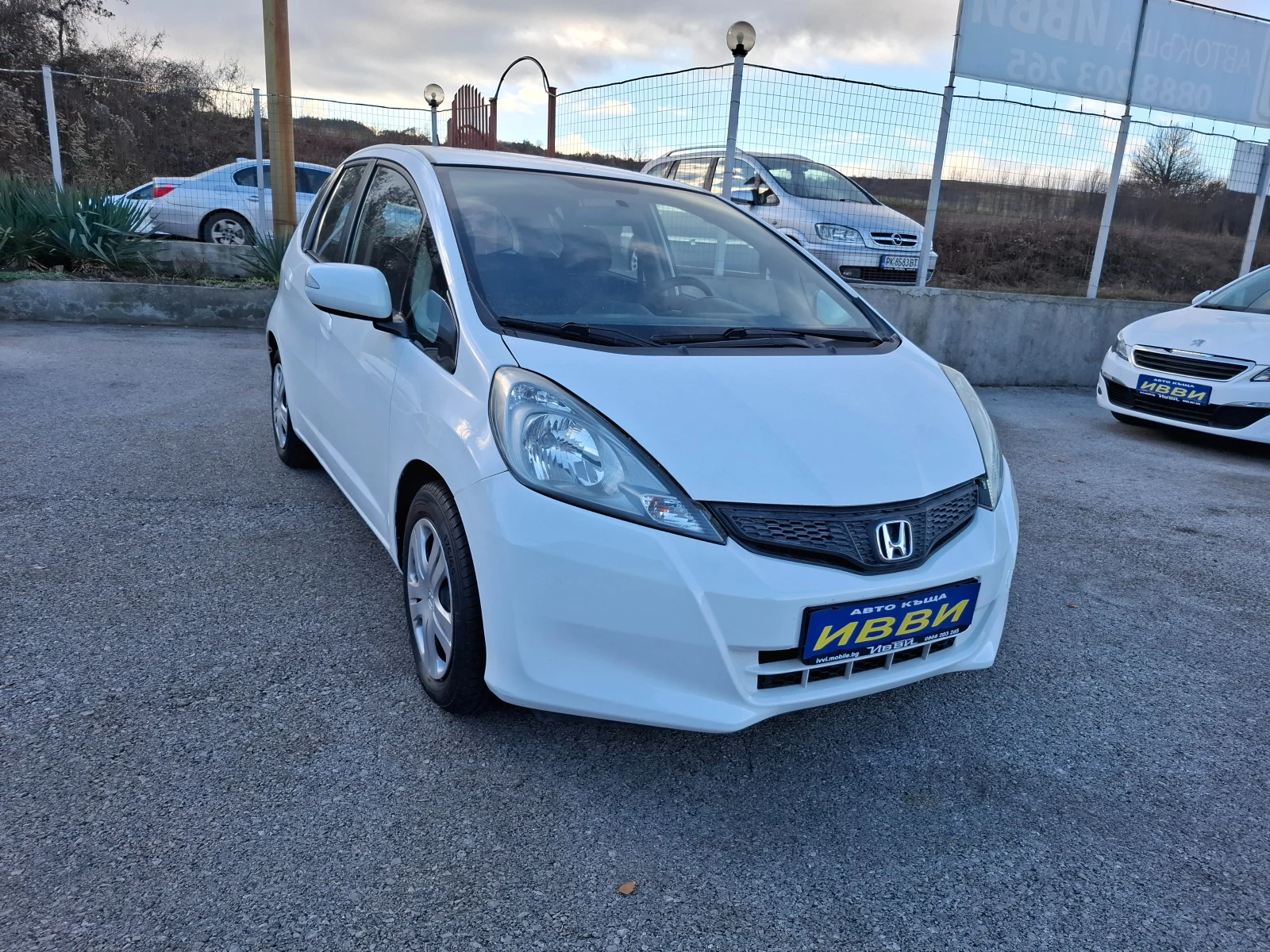 Honda Jazz 1.4 VVTI FACE LIFT - изображение 2