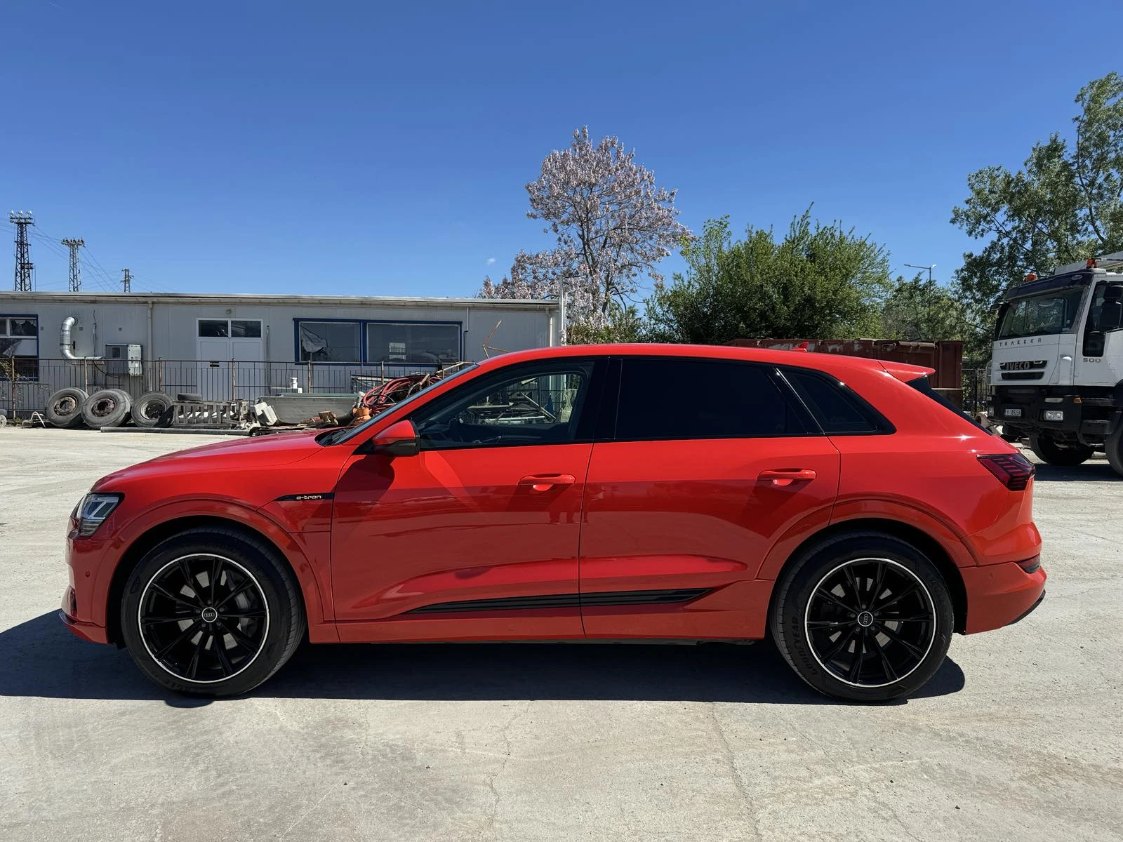 Audi E-Tron 55 - изображение 3