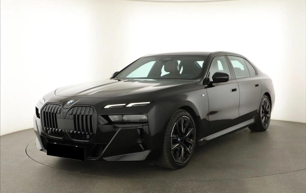 BMW 740 M-Sport xDrive - изображение 2