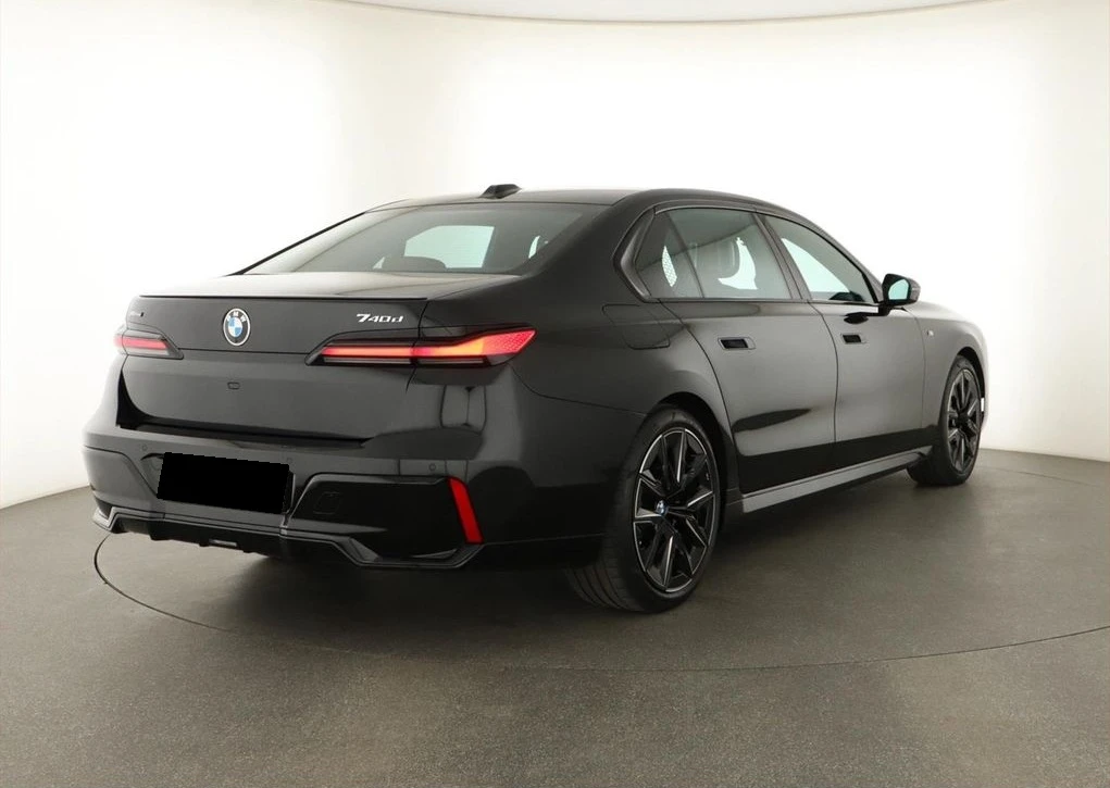 BMW 740 M-Sport xDrive - изображение 3