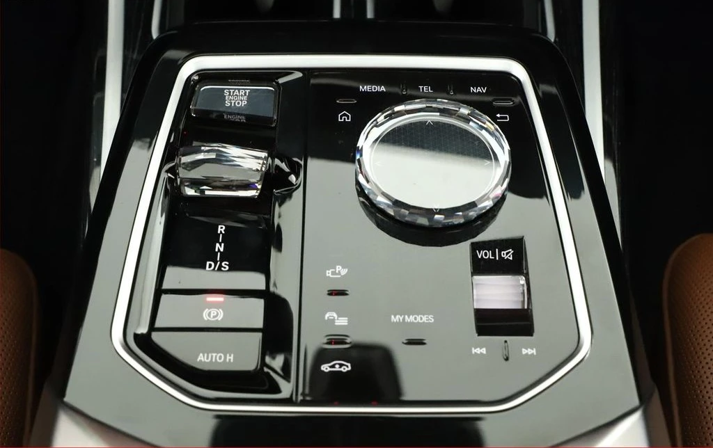 BMW 740 M-Sport xDrive - изображение 6