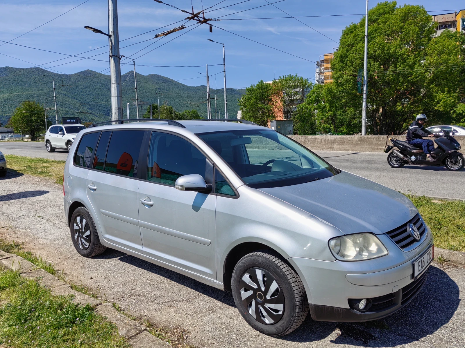 VW Touran 1.9 tdi  Navi, снимка 3 - Автомобили и джипове - 53168304
