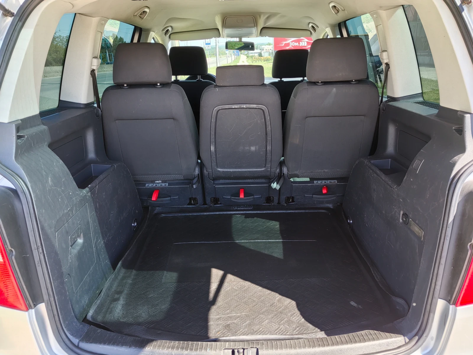 VW Touran 1.9 tdi  Navi, снимка 13 - Автомобили и джипове - 53168304