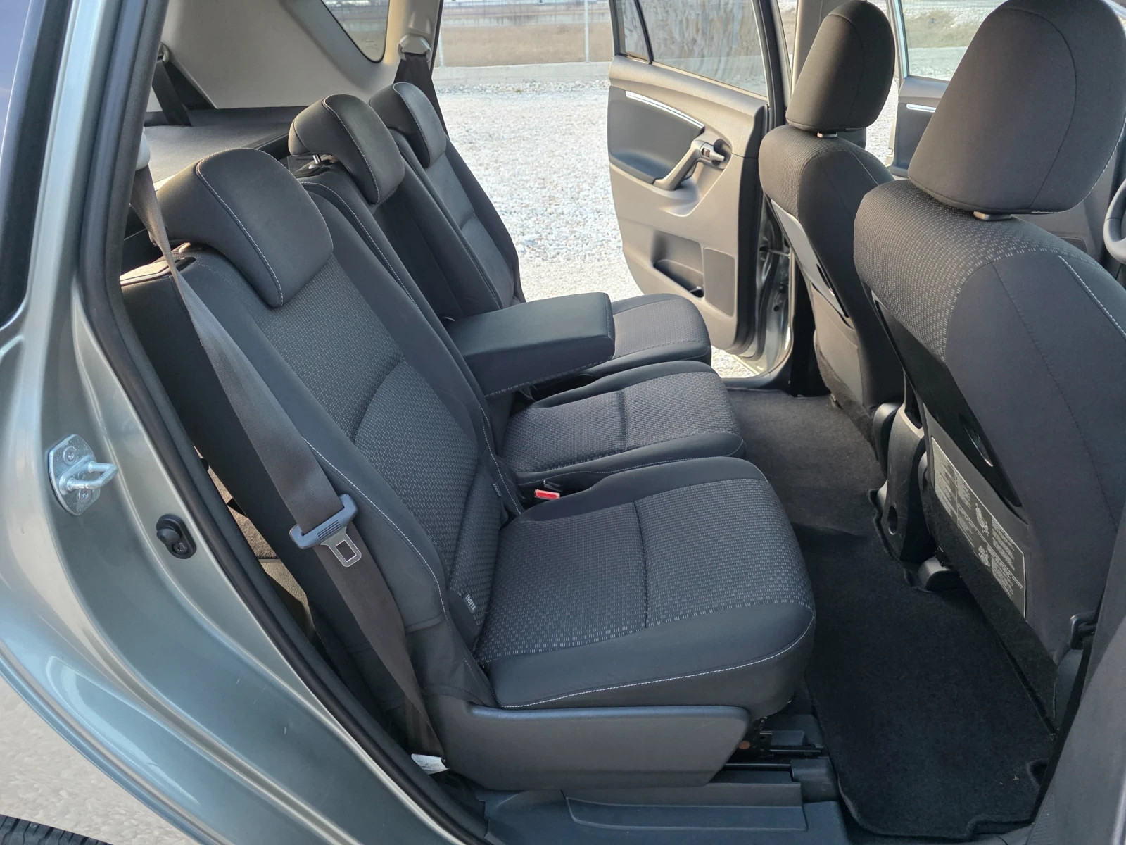 Toyota Verso 2.0 D4D FaceLift Navi Камера 7-местна, снимка 10 - Автомобили и джипове - 53808352