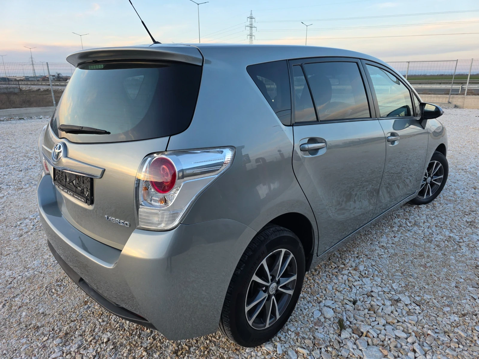 Toyota Verso 2.0 D4D FaceLift Navi Камера 7-местна, снимка 3 - Автомобили и джипове - 53808352