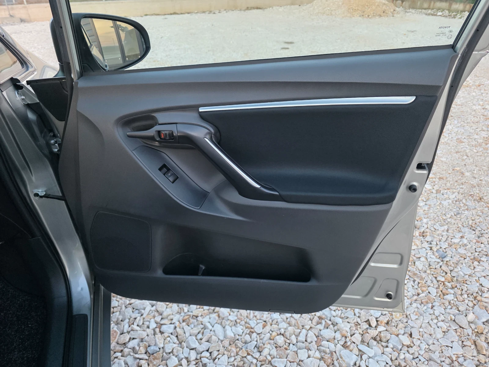 Toyota Verso 2.0 D4D FaceLift Navi Камера 7-местна, снимка 7 - Автомобили и джипове - 53808352