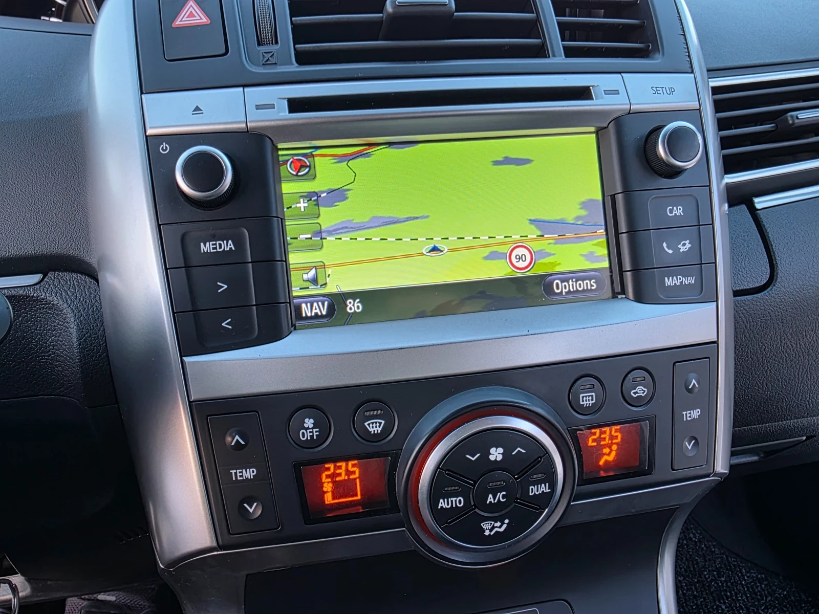 Toyota Verso 2.0 D4D FaceLift Navi Камера 7-местна, снимка 13 - Автомобили и джипове - 53808352