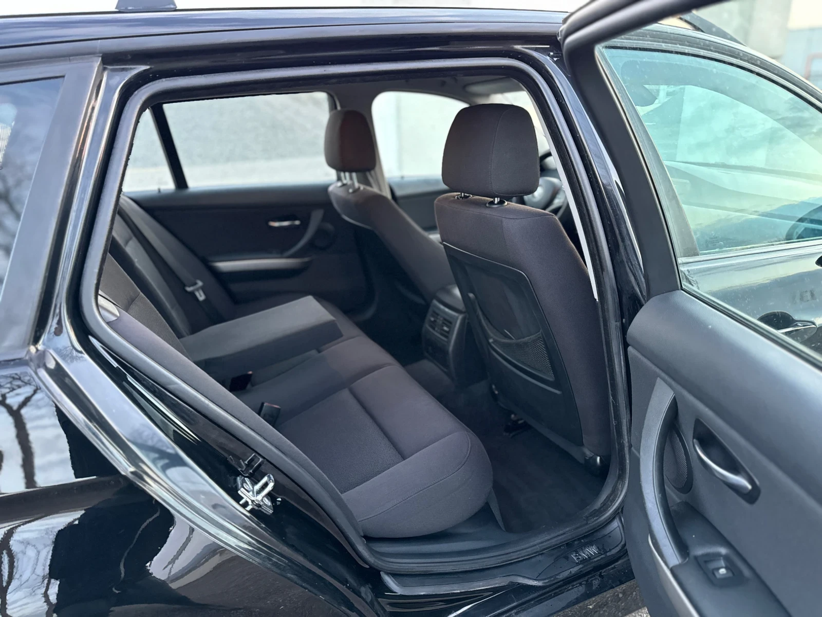 BMW 320 2.0d 163 NAVI, снимка 12 - Автомобили и джипове - 53849913