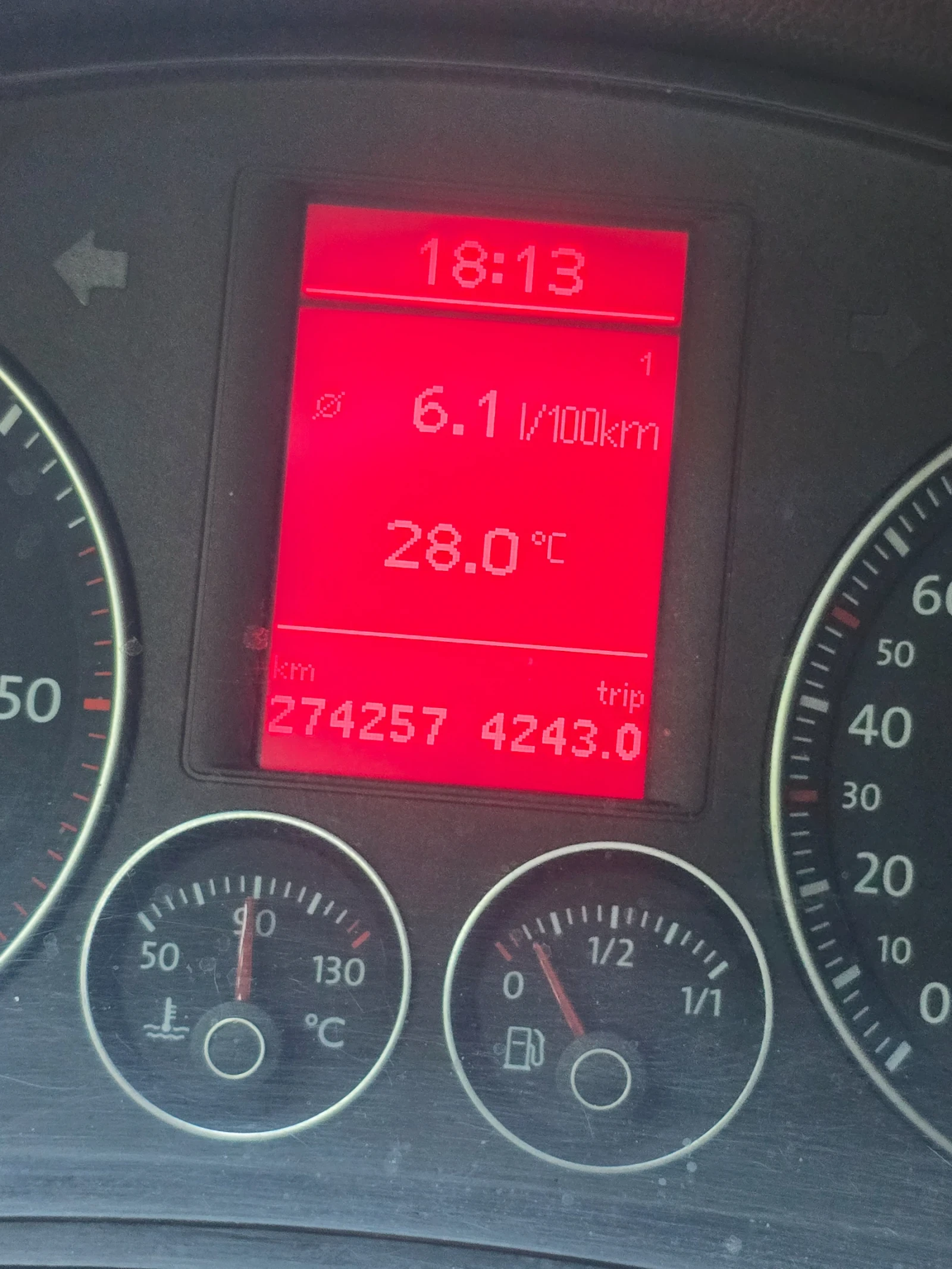 VW Jetta 1.9 TDI, снимка 5 - Автомобили и джипове - 55357241
