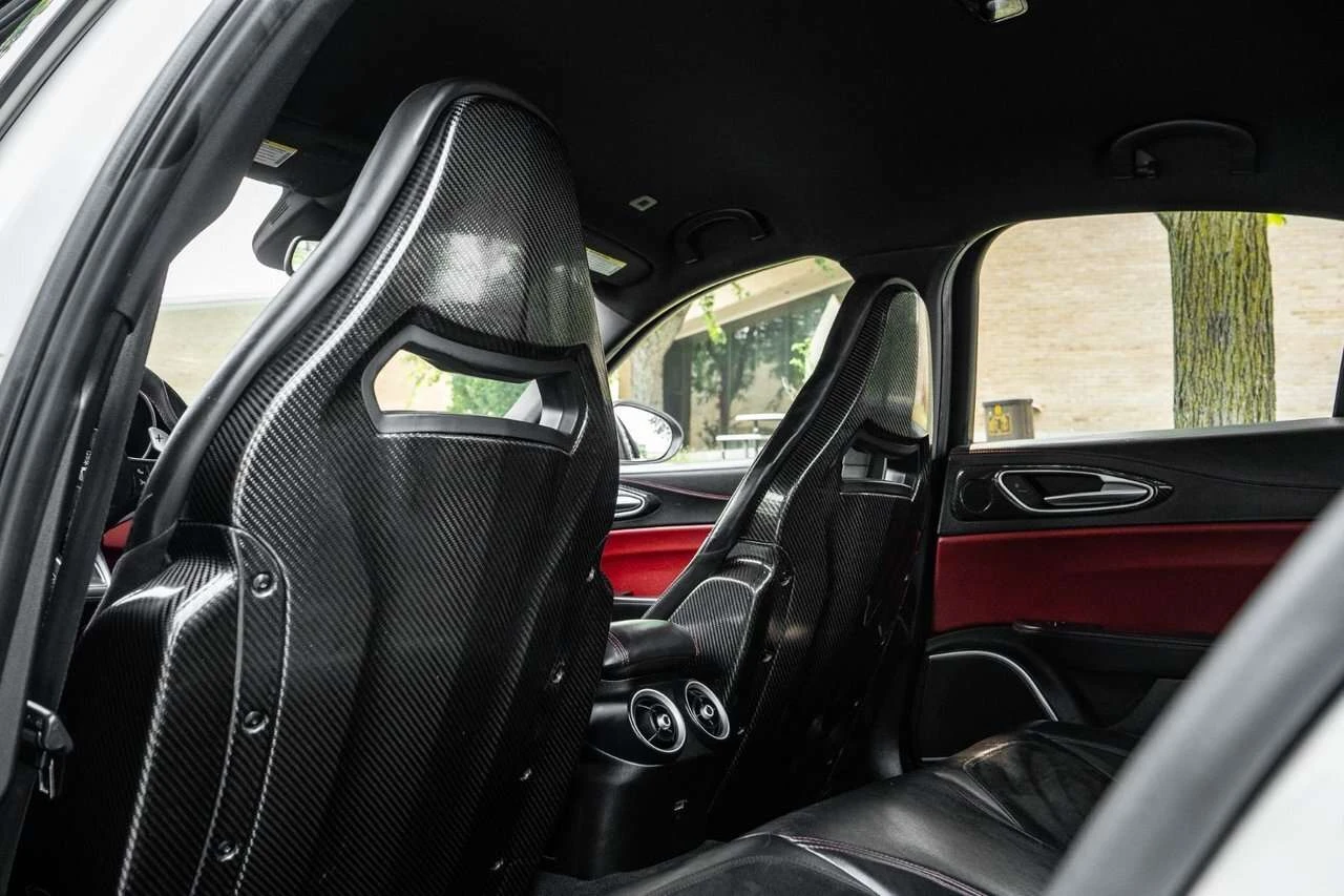 Alfa Romeo Giulia Quadrifoglio, АВТОКРЕДИТ, снимка 16 - Автомобили и джипове - 55930662