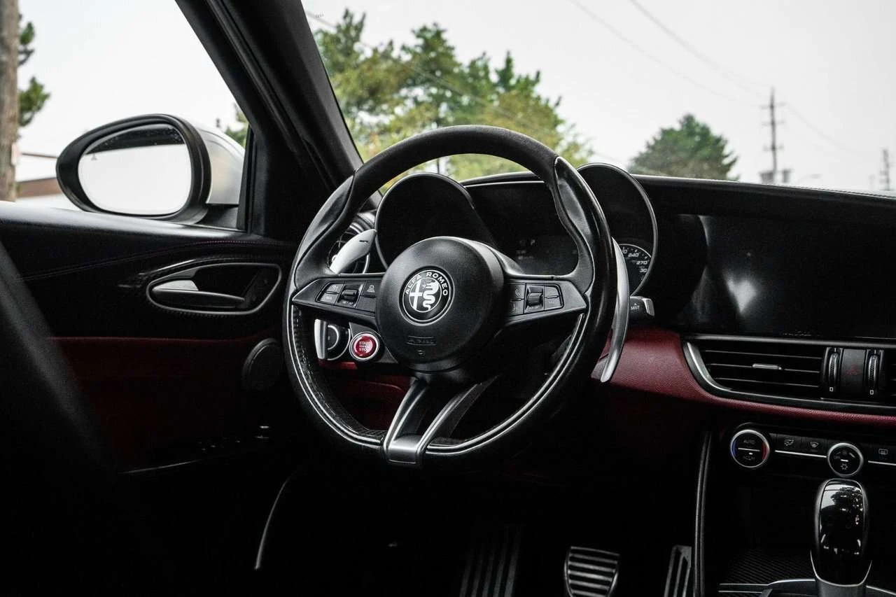 Alfa Romeo Giulia Quadrifoglio, АВТОКРЕДИТ, снимка 12 - Автомобили и джипове - 55930662