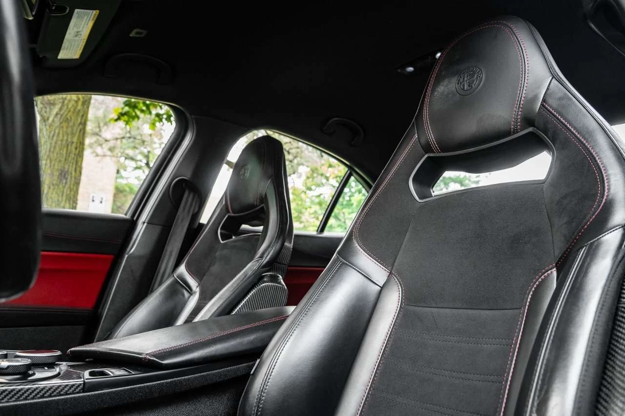 Alfa Romeo Giulia Quadrifoglio, АВТОКРЕДИТ, снимка 15 - Автомобили и джипове - 55930662