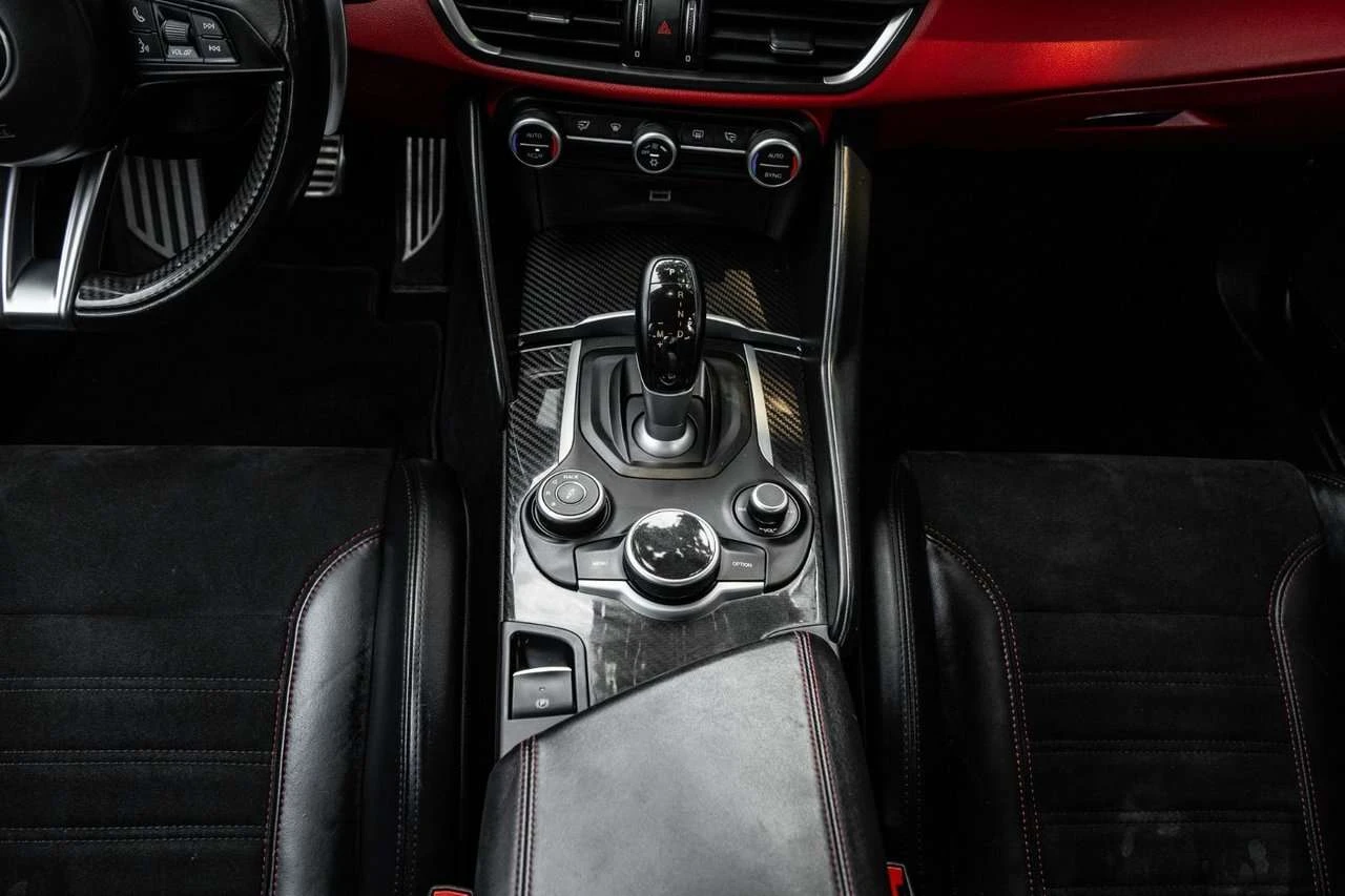 Alfa Romeo Giulia Quadrifoglio, АВТОКРЕДИТ, снимка 11 - Автомобили и джипове - 55930662