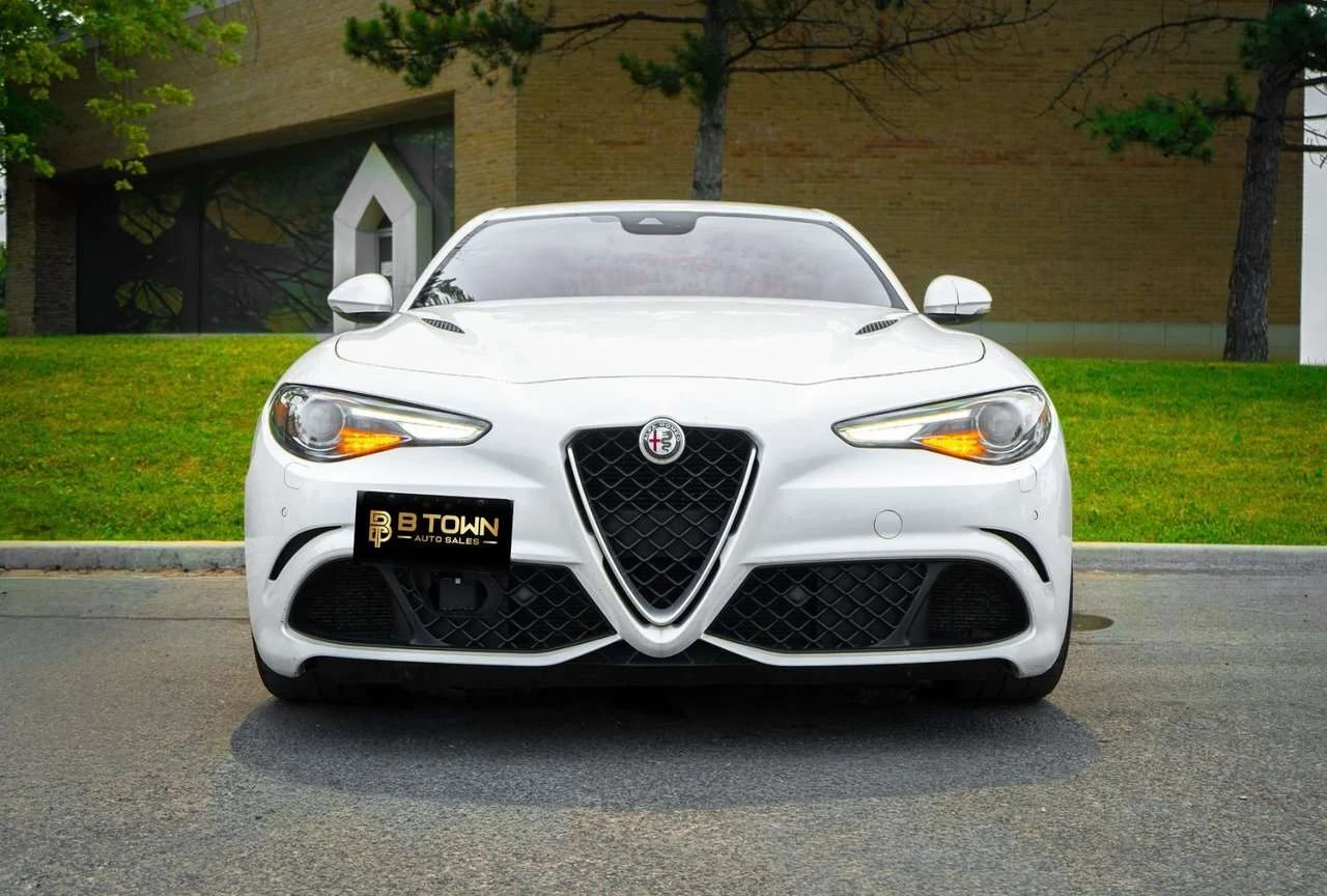 Alfa Romeo Giulia Quadrifoglio, АВТОКРЕДИТ, снимка 2 - Автомобили и джипове - 55930662