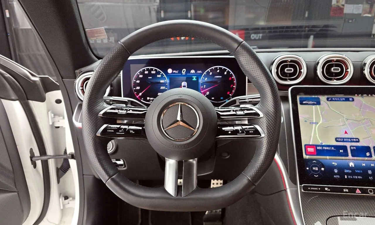 Mercedes-Benz CLE 450 4MATIC* AMG* LINE* BURMESTER* ОБДУВАНЕ* ДИСТРОНИК*, снимка 9 - Автомобили и джипове - 56114116