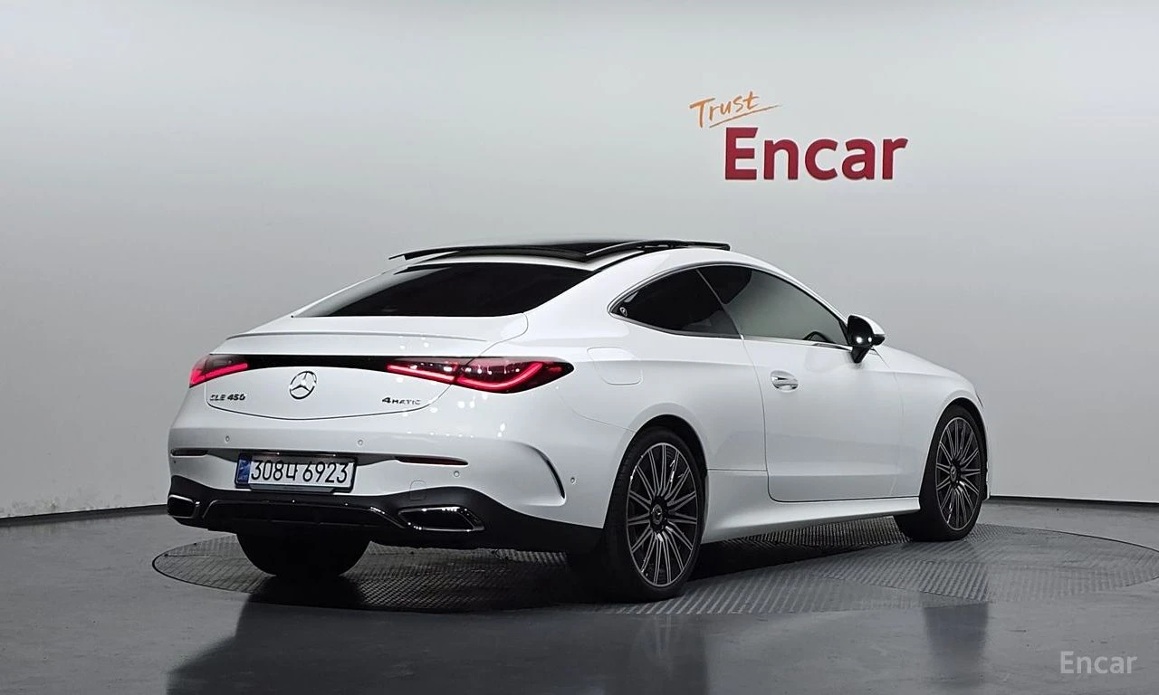 Mercedes-Benz CLE 450 4MATIC* AMG* LINE* BURMESTER* ОБДУВАНЕ* ДИСТРОНИК*, снимка 2 - Автомобили и джипове - 56114116