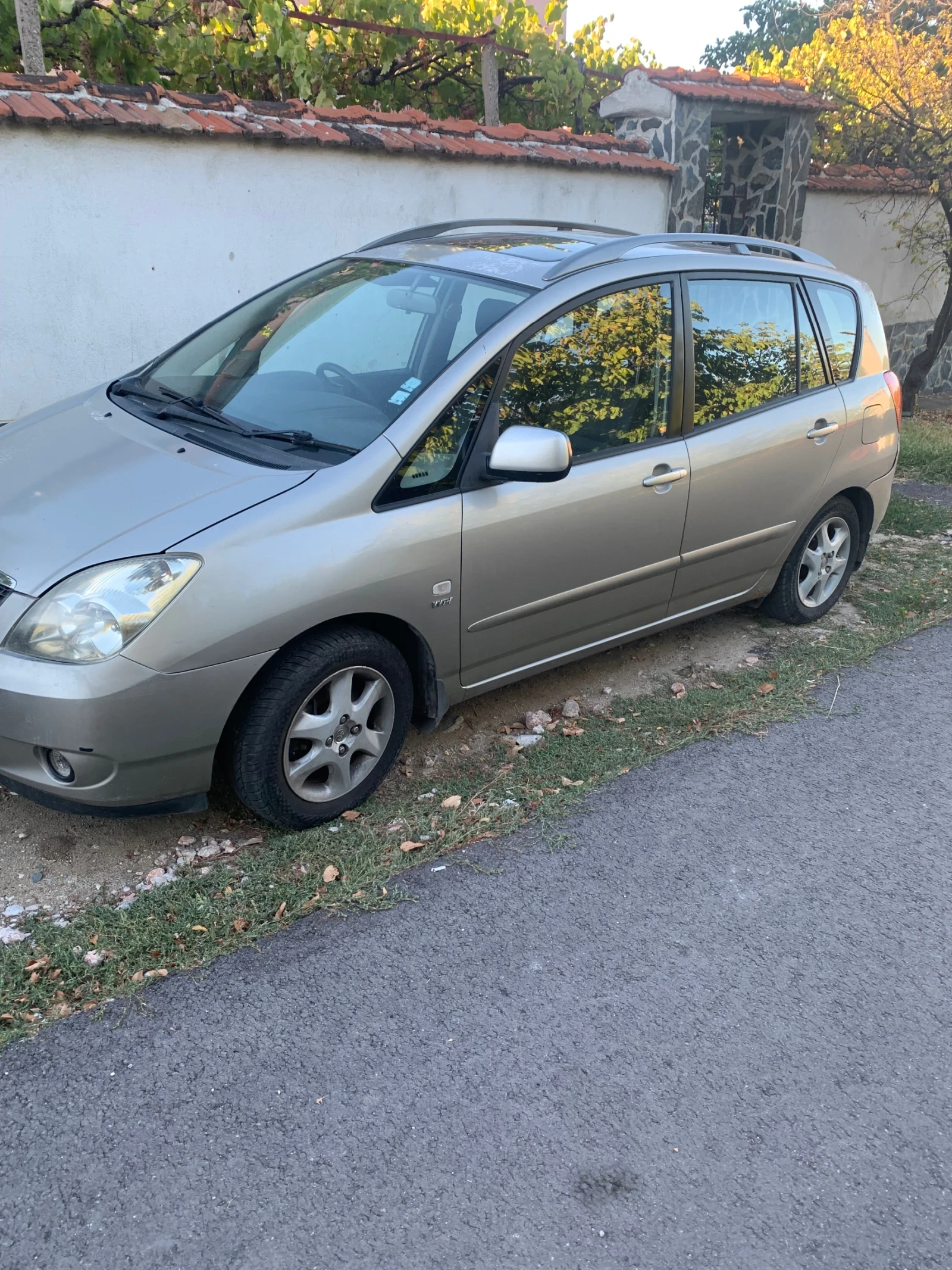 Toyota Corolla verso, снимка 4 - Автомобили и джипове - 56390024