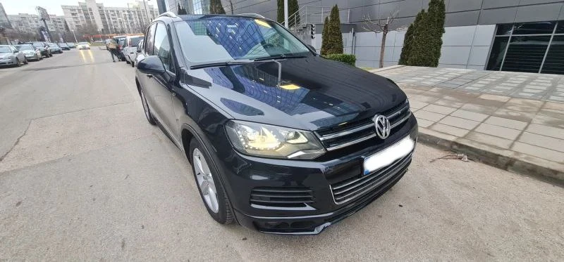 VW Touareg R Line КОЖА/НАВИ/ПАНОРАМА, снимка 2 - Автомобили и джипове - 49043082