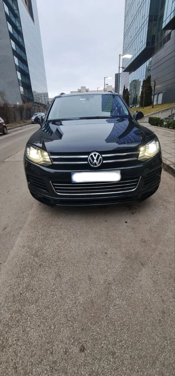 VW Touareg R Line КОЖА/НАВИ/ПАНОРАМА, снимка 1 - Автомобили и джипове - 49043082