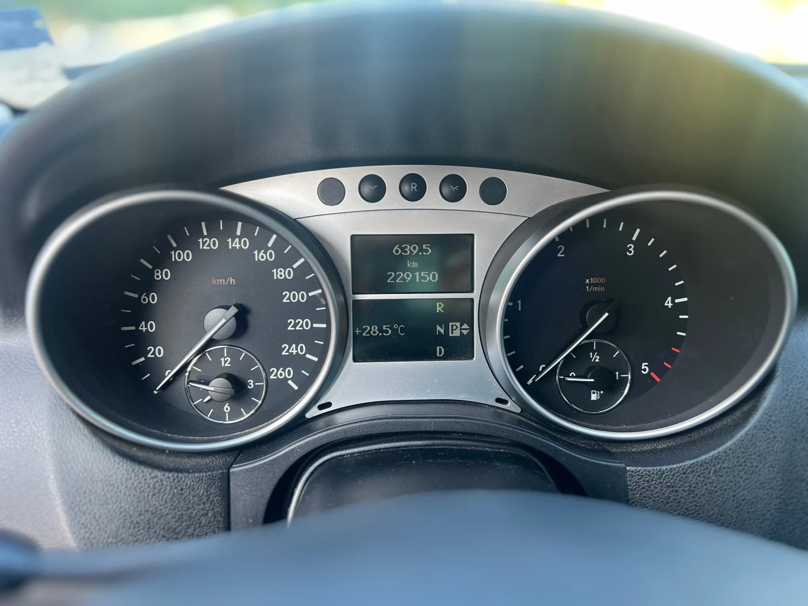 Mercedes-Benz ML 320  - изображение 8