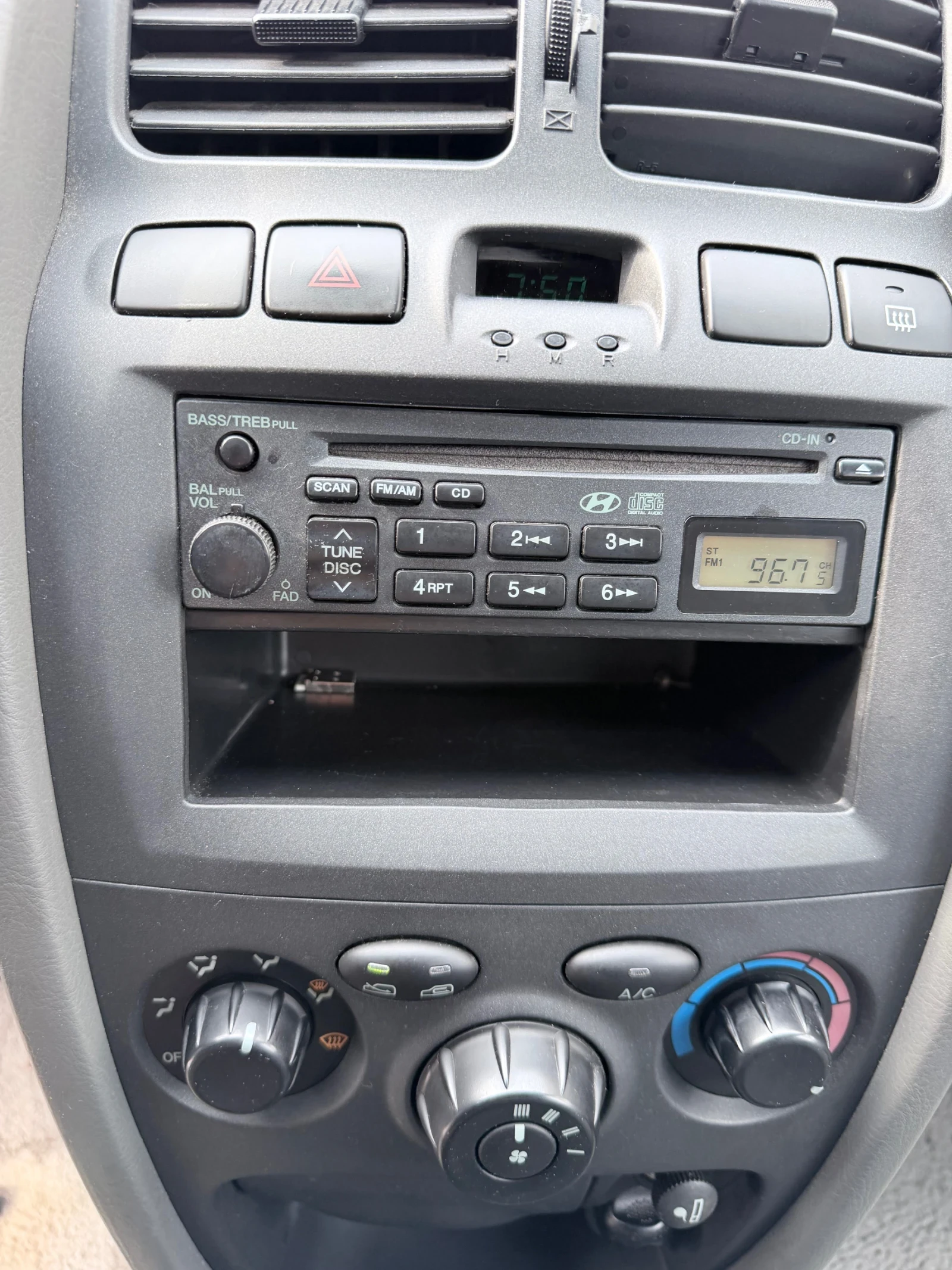 Hyundai Santa fe 2.4, снимка 14 - Автомобили и джипове - 53698425