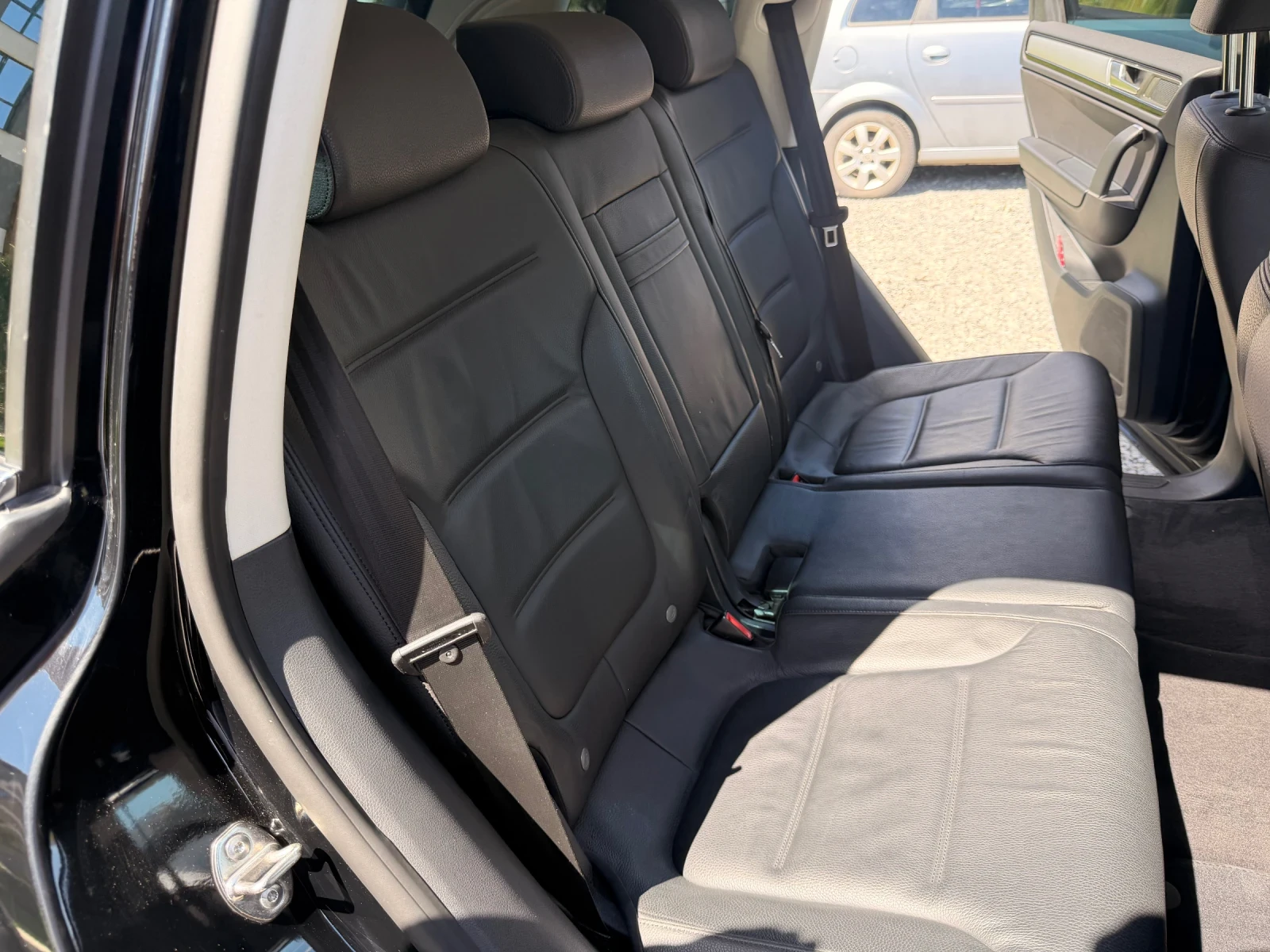 VW Touareg V6 TDI Bluemotion , снимка 13 - Автомобили и джипове - 54248613