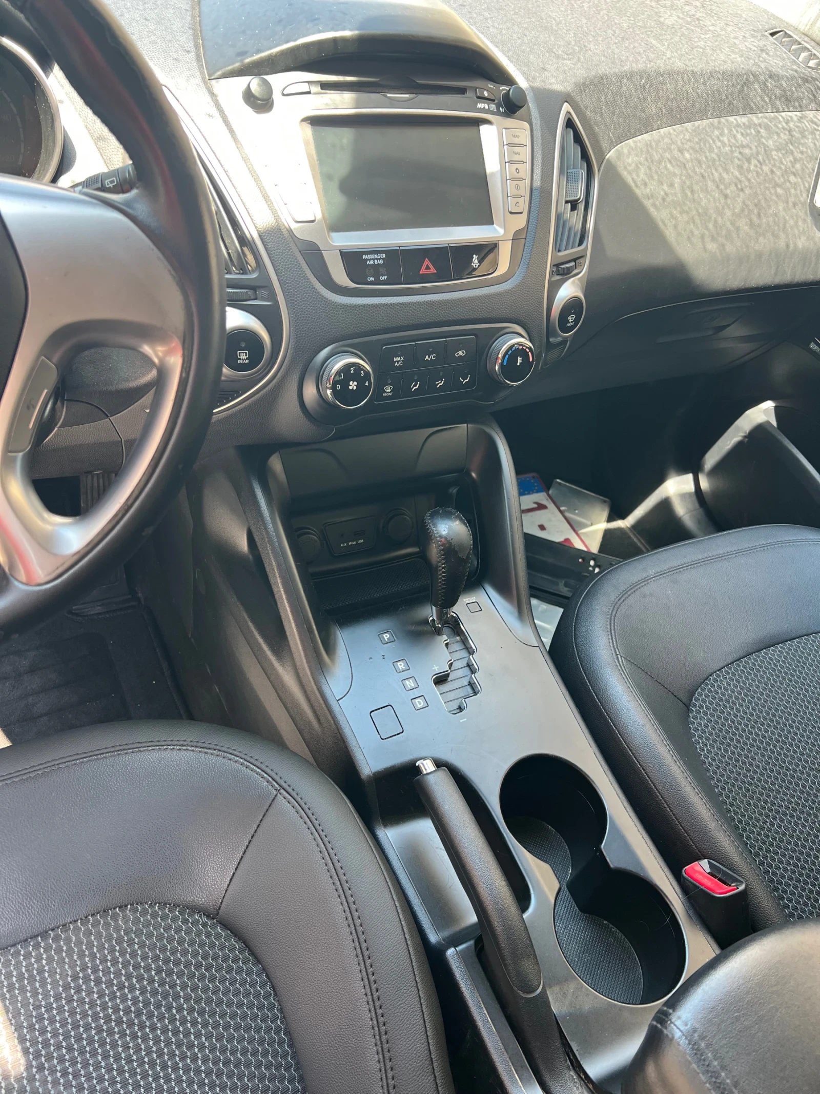 Hyundai IX35 2.0, снимка 5 - Автомобили и джипове - 55200829