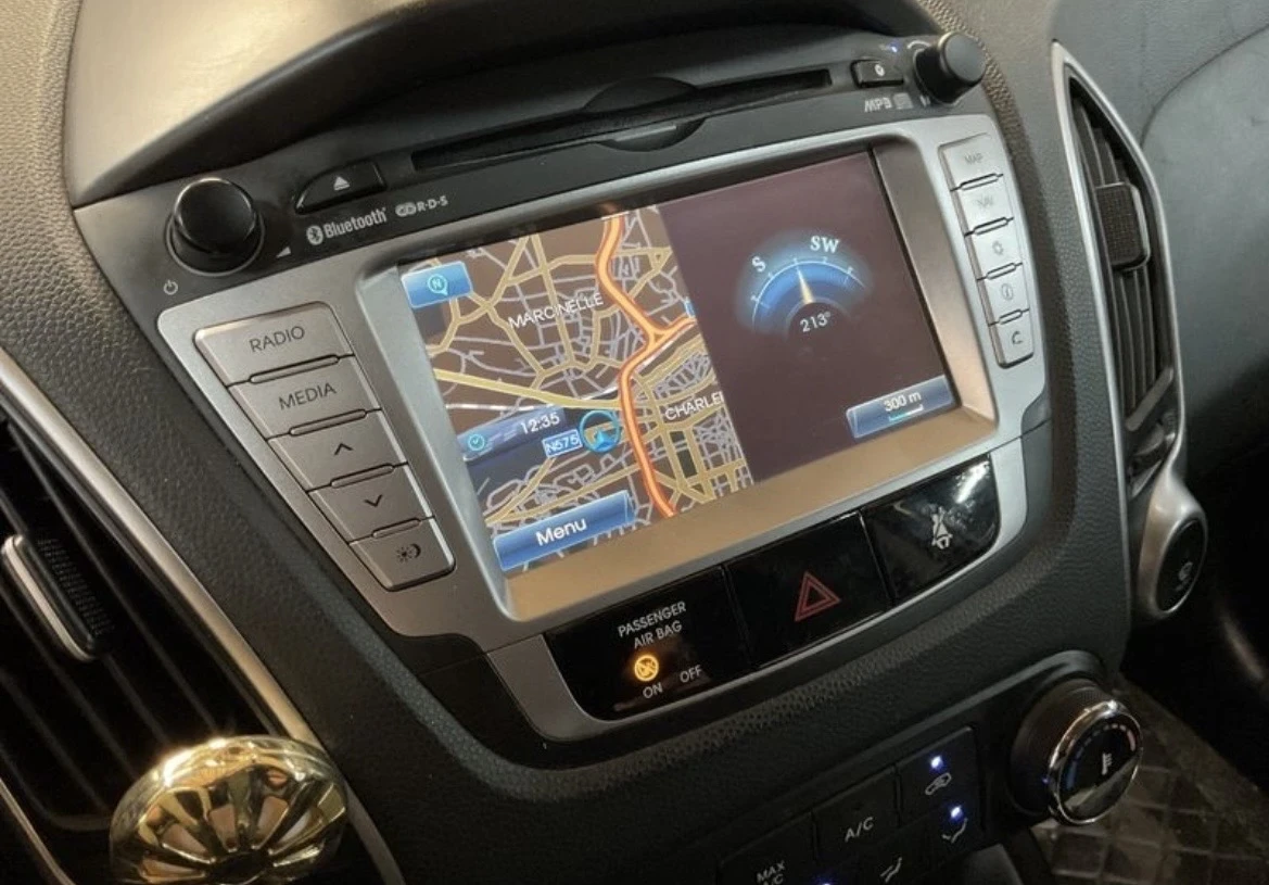 Hyundai IX35 2.0, снимка 7 - Автомобили и джипове - 55200829