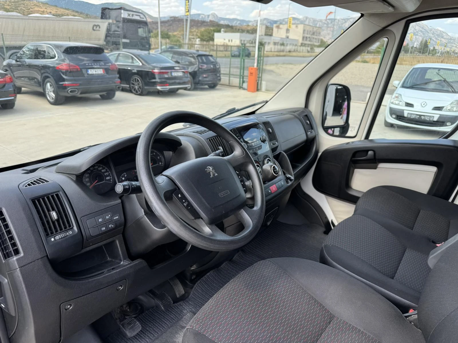 Peugeot Boxer 2.0* 110ps* КЛИМАТИК* ПАРКТРОНИК - изображение 10