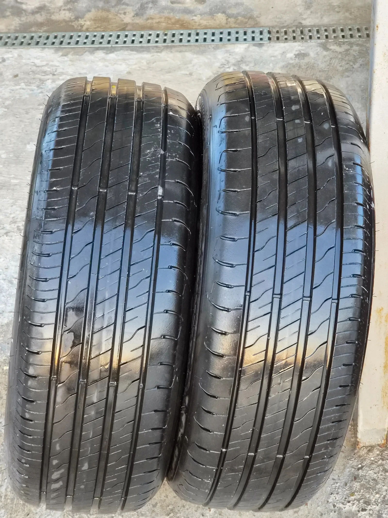 Гуми Летни 235/55R19, снимка 2 - Гуми и джанти - 54702237