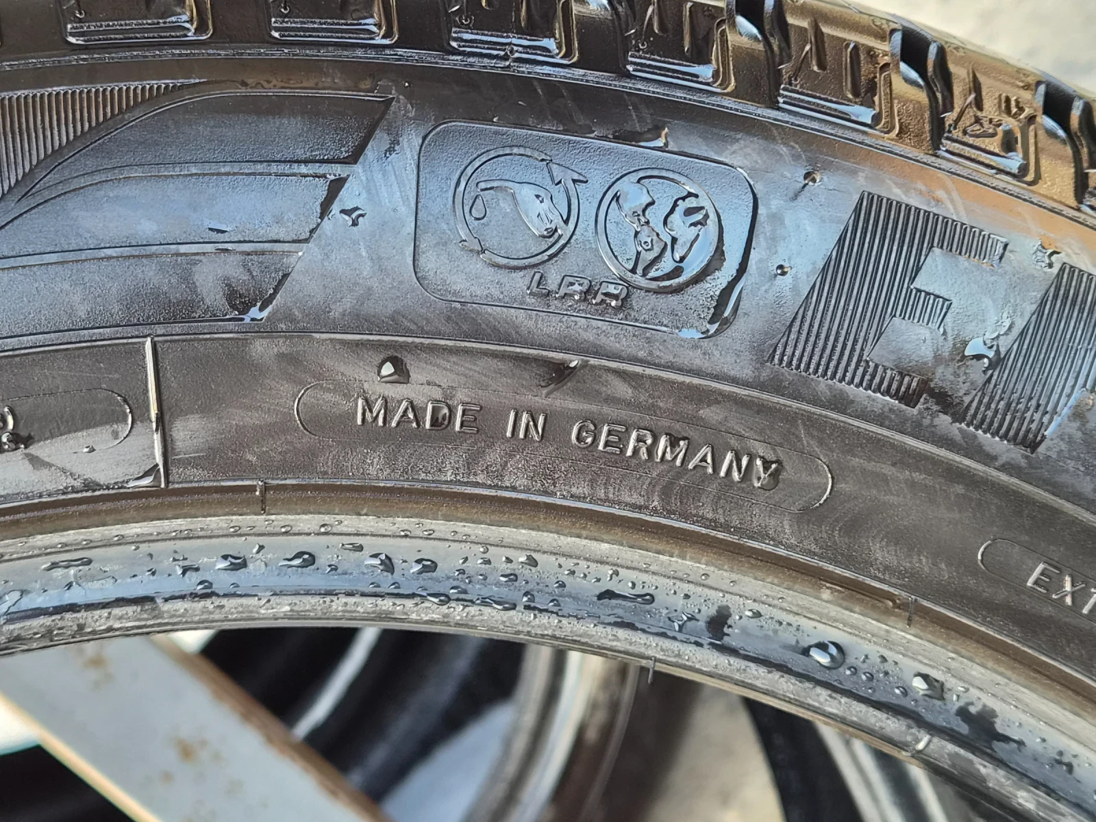 Гуми Летни 235/55R19, снимка 8 - Гуми и джанти - 54702237