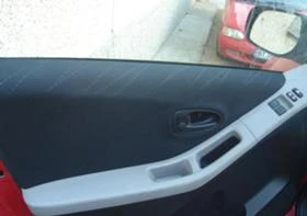 Toyota Yaris 1.0VVTI, снимка 10