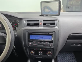 VW Jetta 1.6 Tdi Bluemotion, снимка 14
