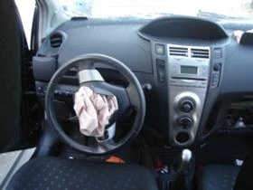 Toyota Yaris 1.0VVTI - [9] 