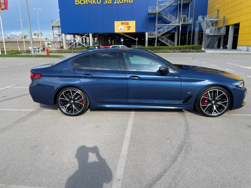 BMW 550 M550i xDrive LCI, снимка 4 - Автомобили и джипове - 48033227