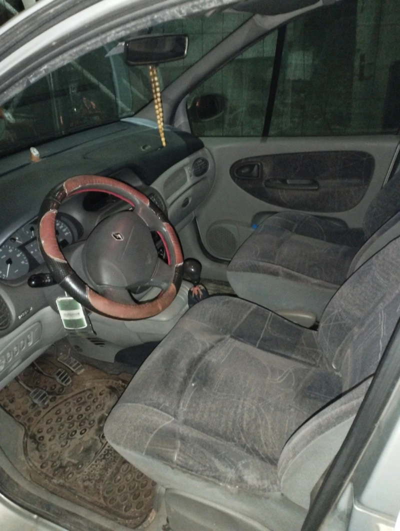 Renault Scenic, снимка 5 - Автомобили и джипове - 46951009