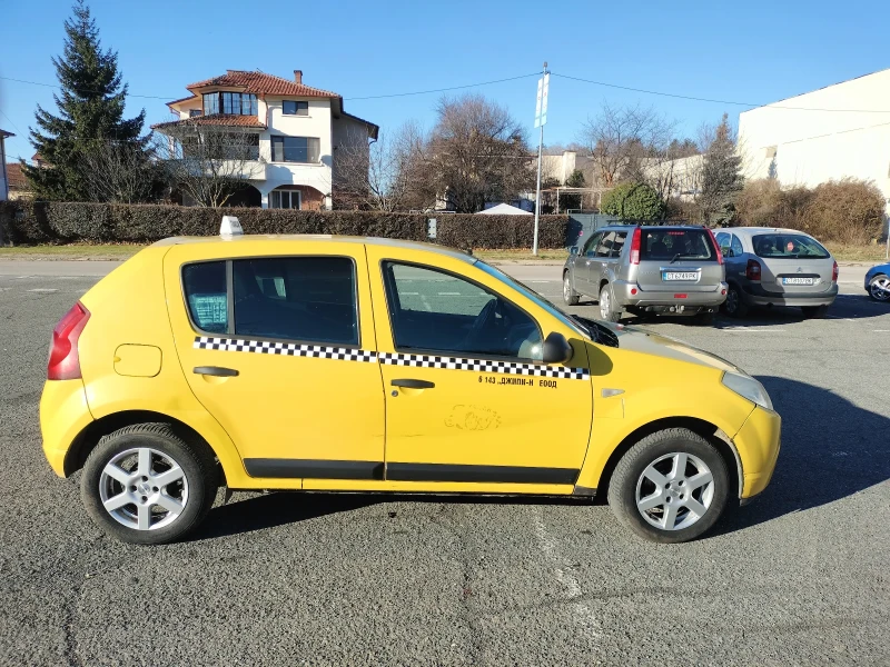 Dacia Sandero, снимка 2 - Автомобили и джипове - 48364318