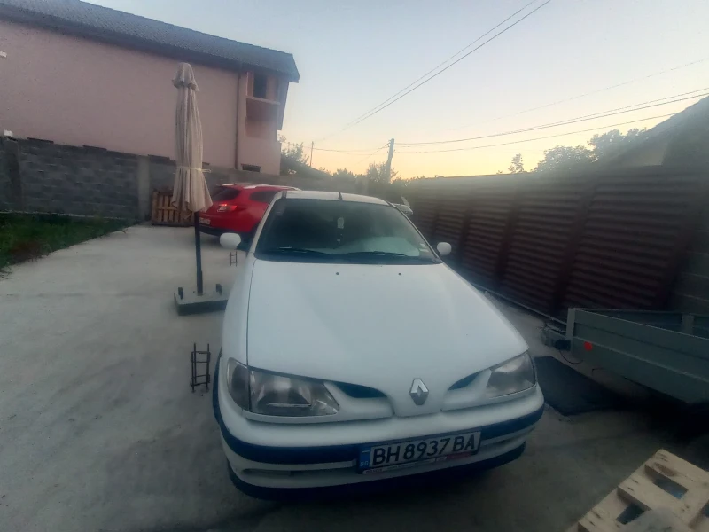 Renault Megane, снимка 4 - Автомобили и джипове - 51527756