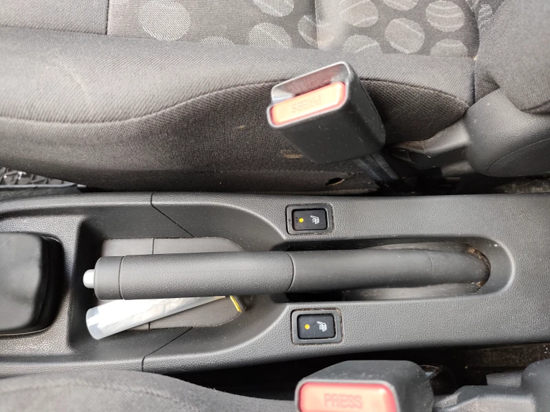 Suzuki Splash 1.2 Facelift!!* КЛИМАТРОНИК* !ТОП!, снимка 14 - Автомобили и джипове - 53590827