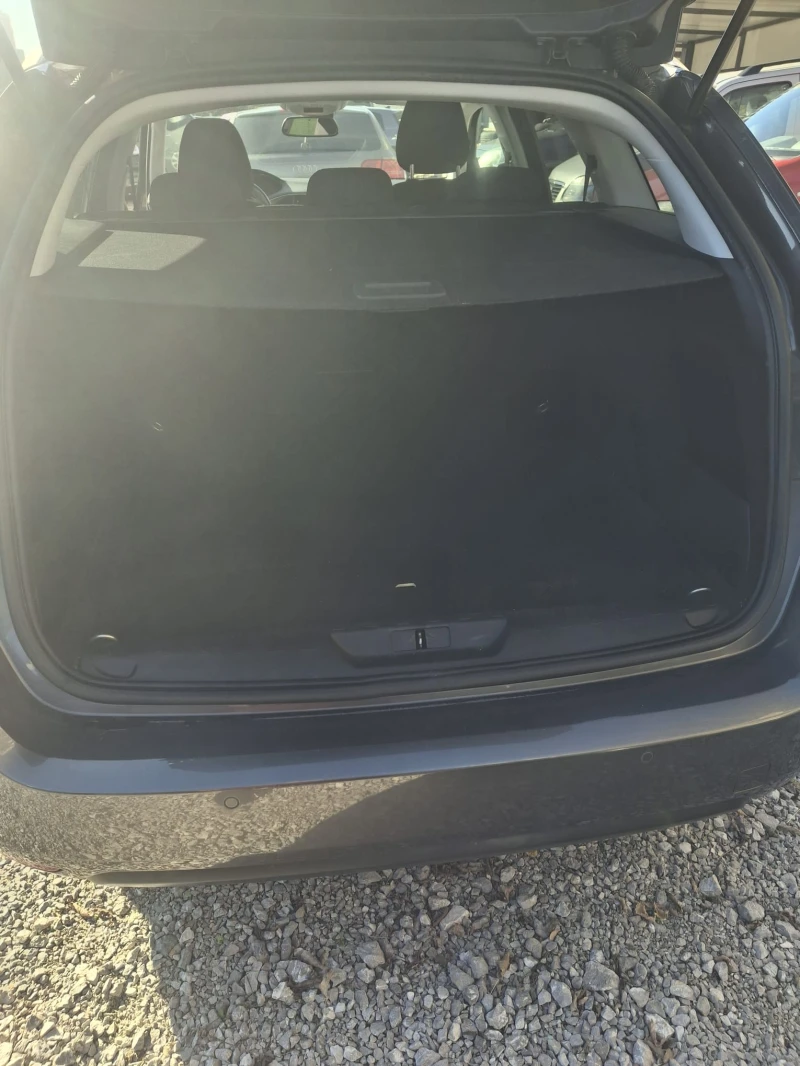 Peugeot 308 1.2 130к.с. Facelift, снимка 9 - Автомобили и джипове - 52761828